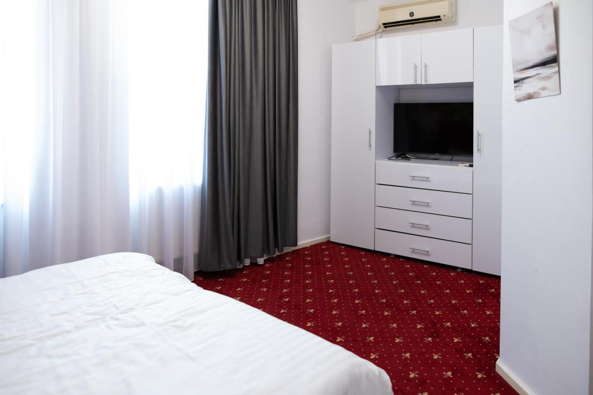 Moise House - Kosher Aparthotel Bukarest Exterior foto